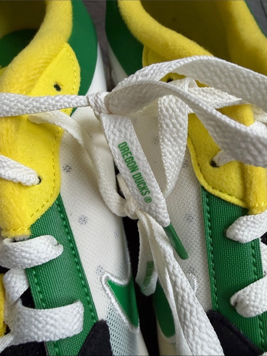 Nike Air Oregon Ducks Green Yellow White Low-Top Sneakers main image 7